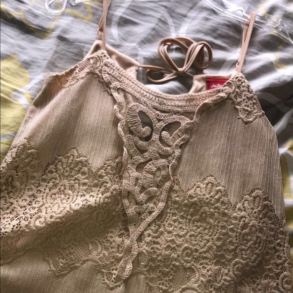 Buckle tank - Picture 1 of 2